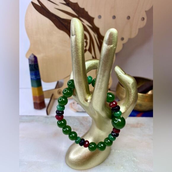 Handmade Green Jade Afro American Flag Mixed Bead Gemstone Bead Bracelet - Picture 5 of 6